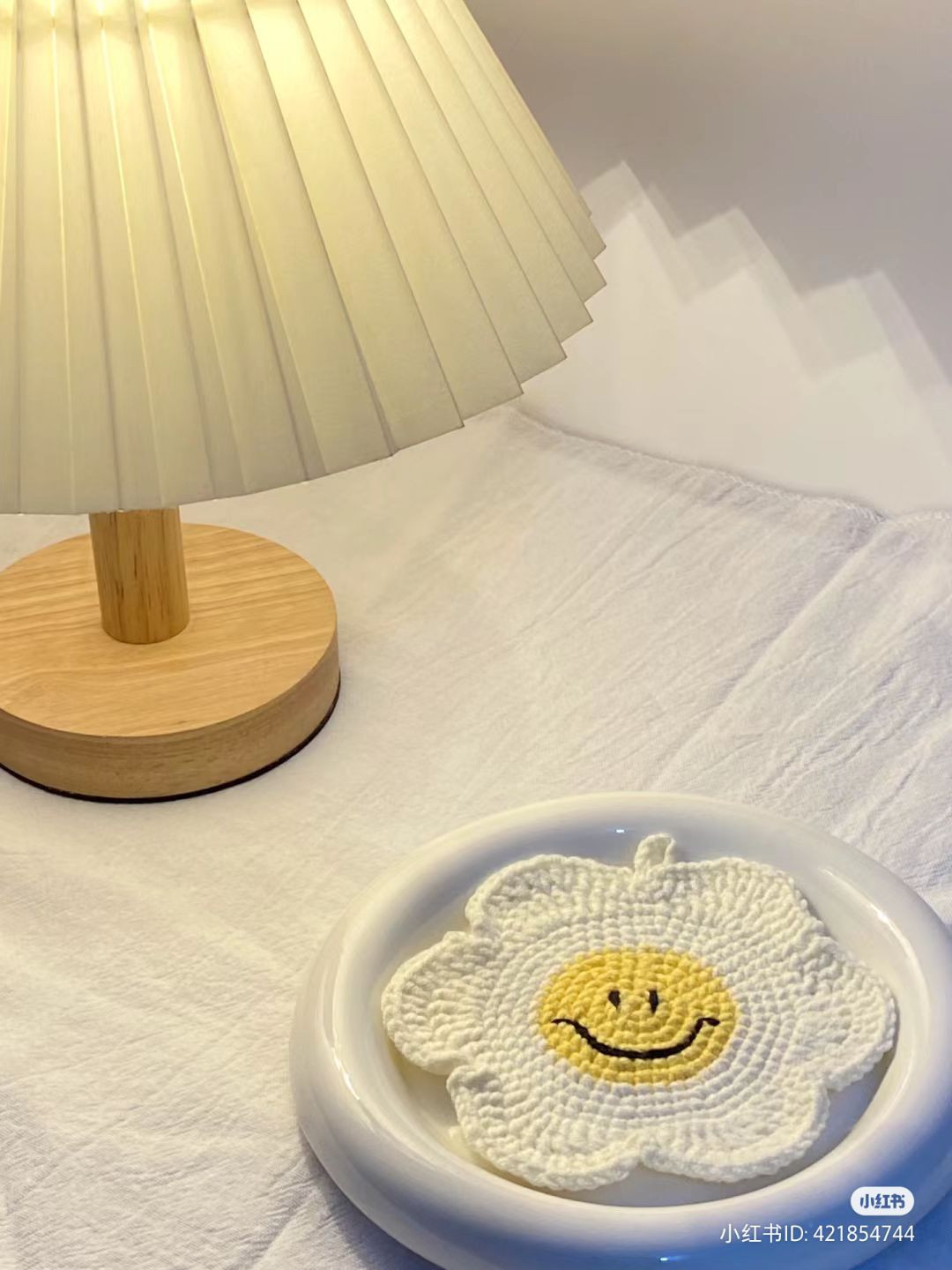 Crochet Smiley Flower Coaster for a Cheerful Home Decor