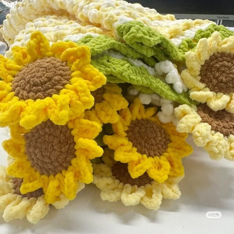 Crochet Sunflower Bouquet Pattern with Green and Yellow Details