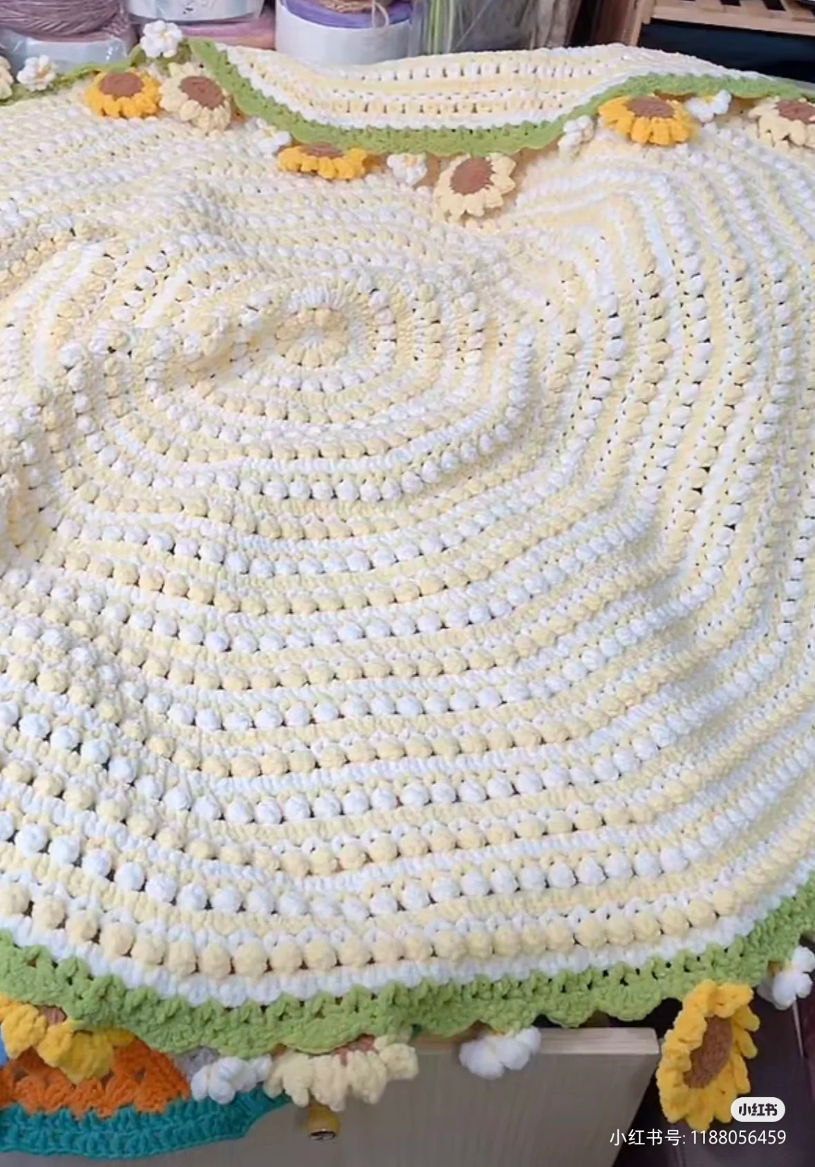 Crochet Sunflower Bouquet Pattern with Green and Yellow Details