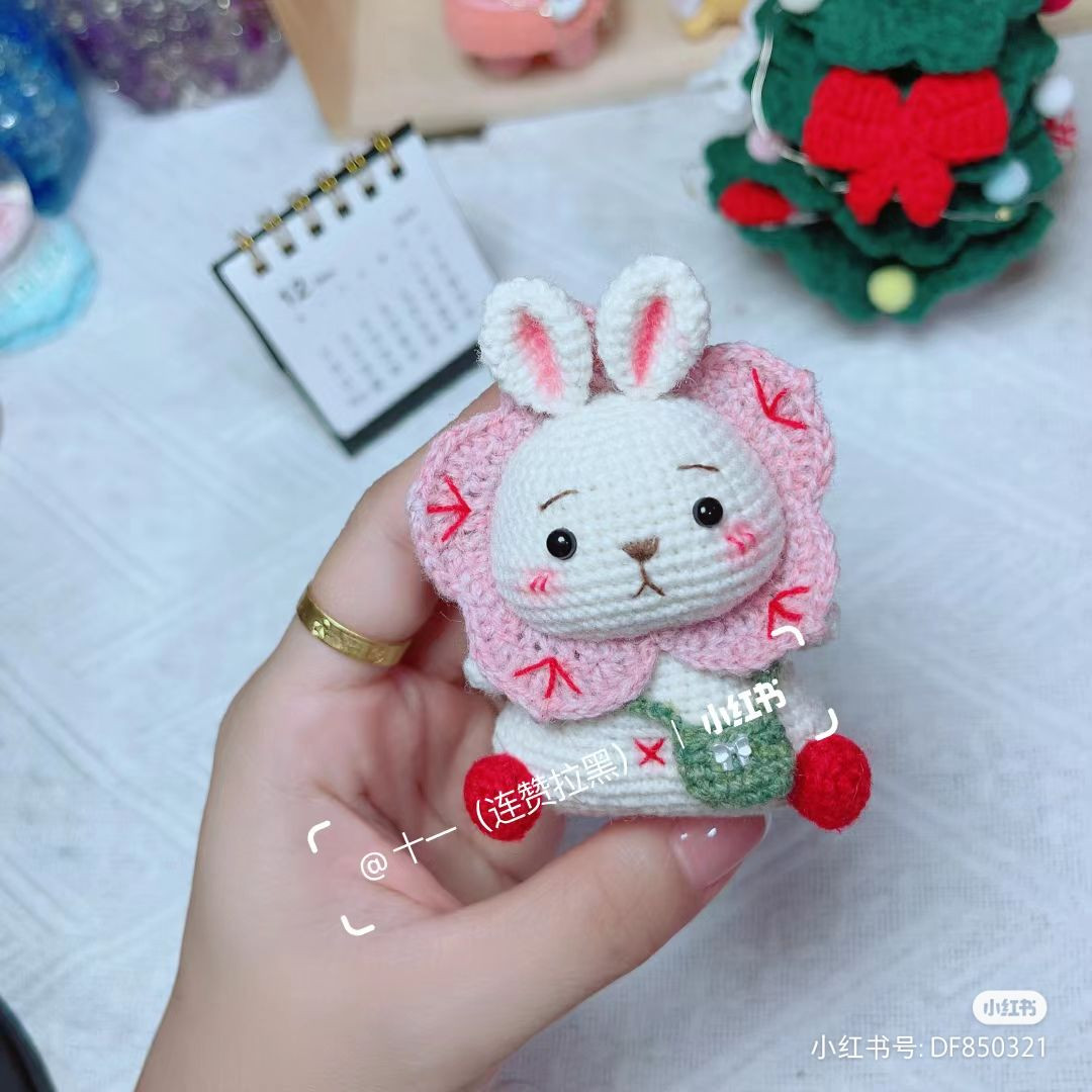 Cute Bunny with Pink Ears Crochet Pattern for Beginners