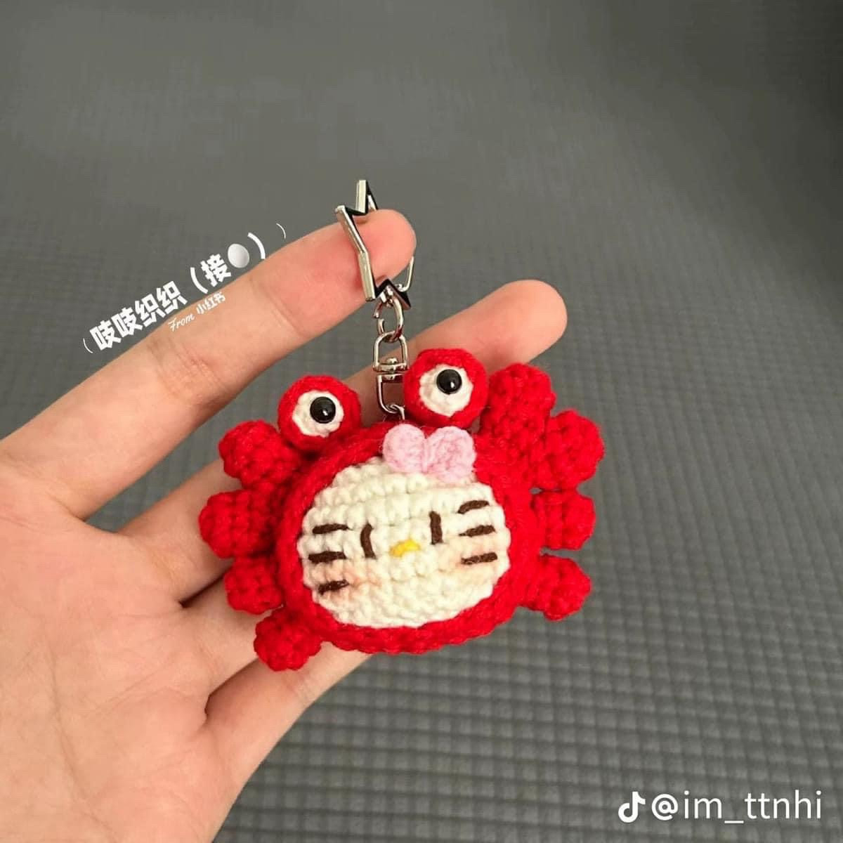 Cute Crochet Cat Face Wrapped in Green Yarn Ball