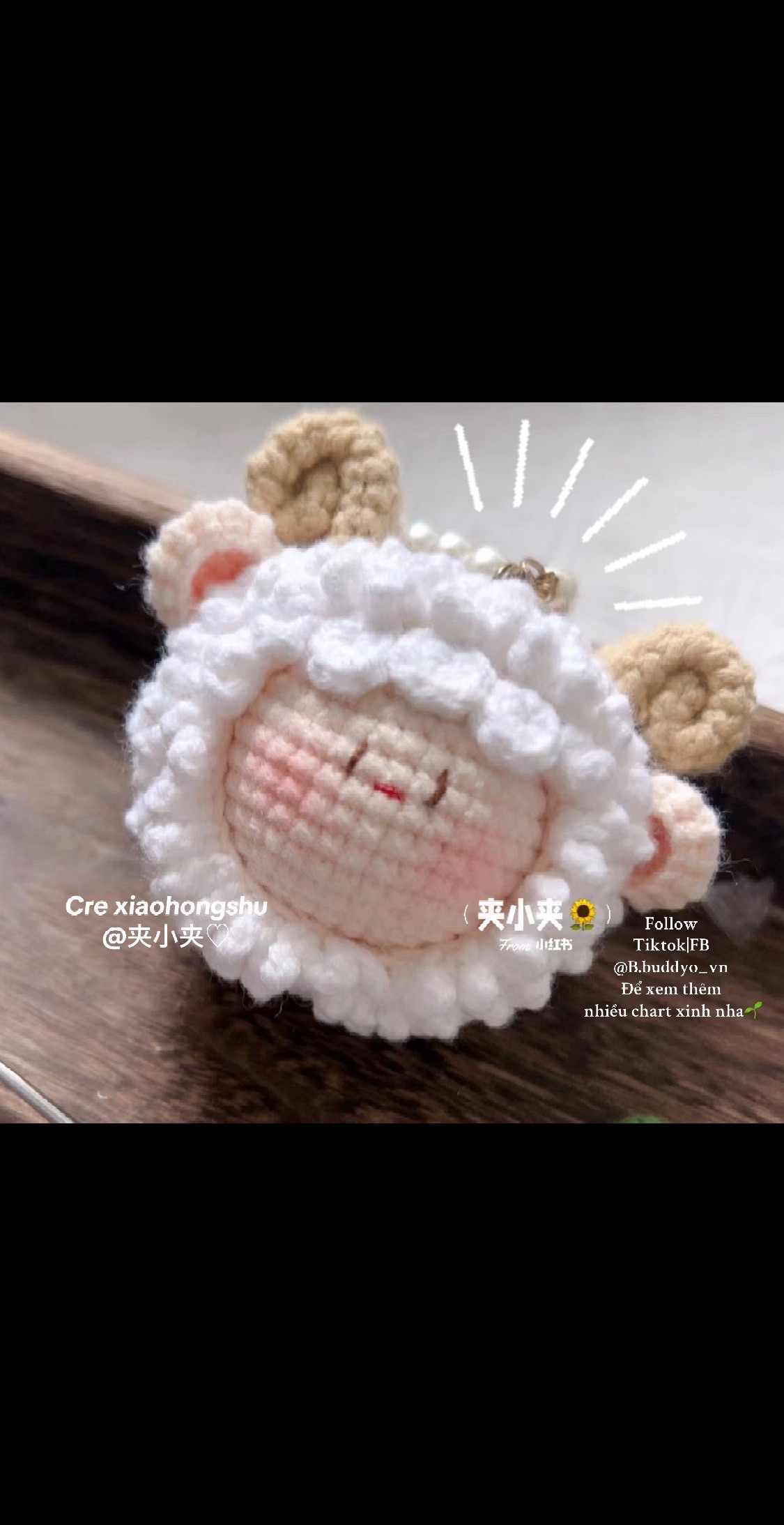 Cute Crochet Sheep Pattern with Green Mug Accessory