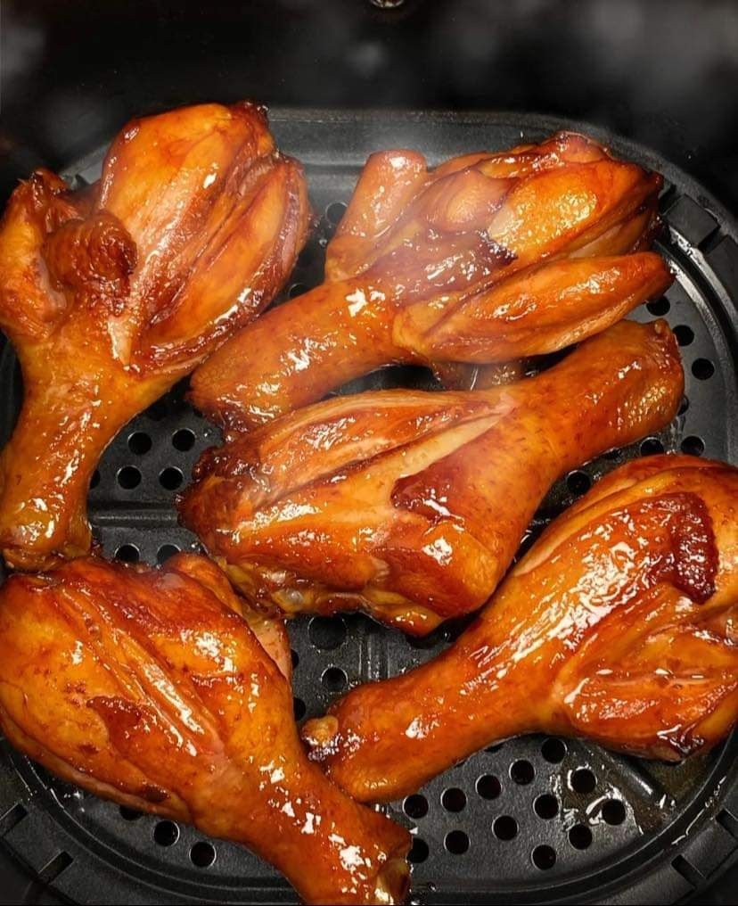 Đùi gà nướng mật ong thơm lừng, mềm ngọt bên trong