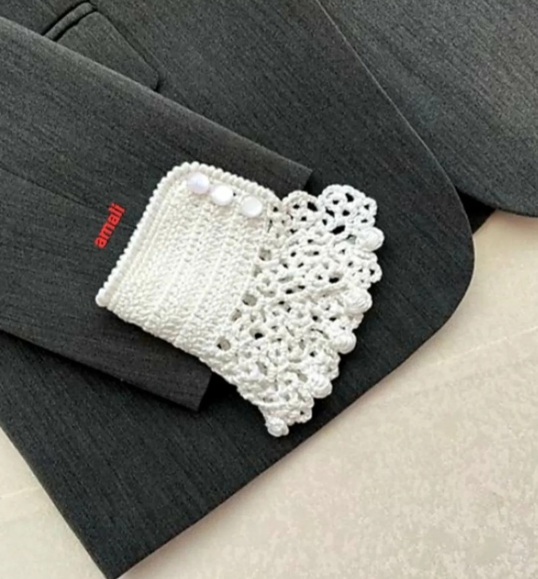 Elegant Crochet Lace Cuffs and Patterns for Fashionable Accessories