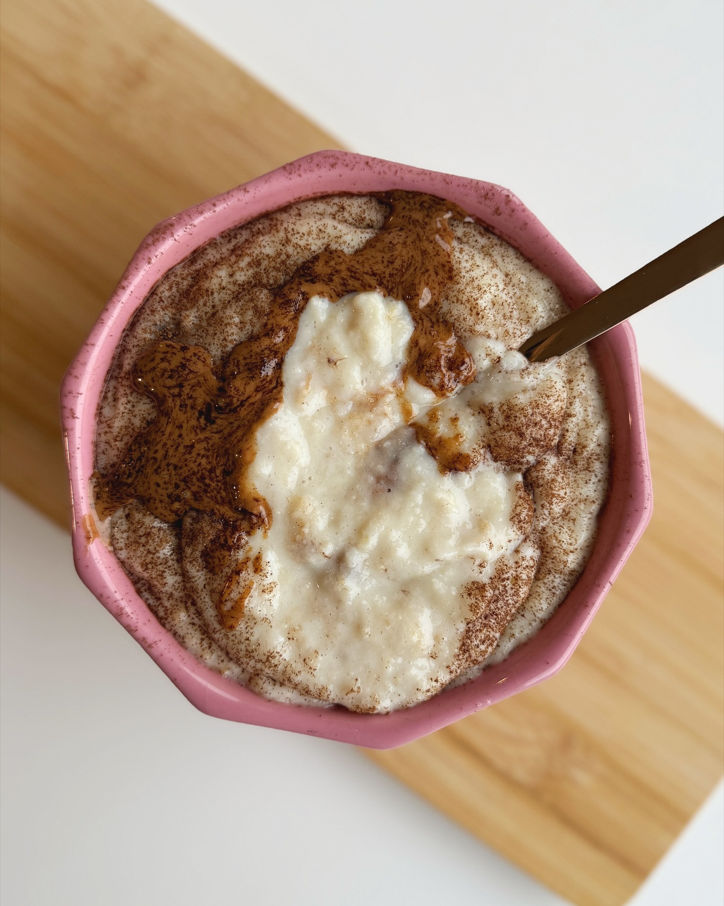 Fluffy Banana Egg White Oats with Almond Spice