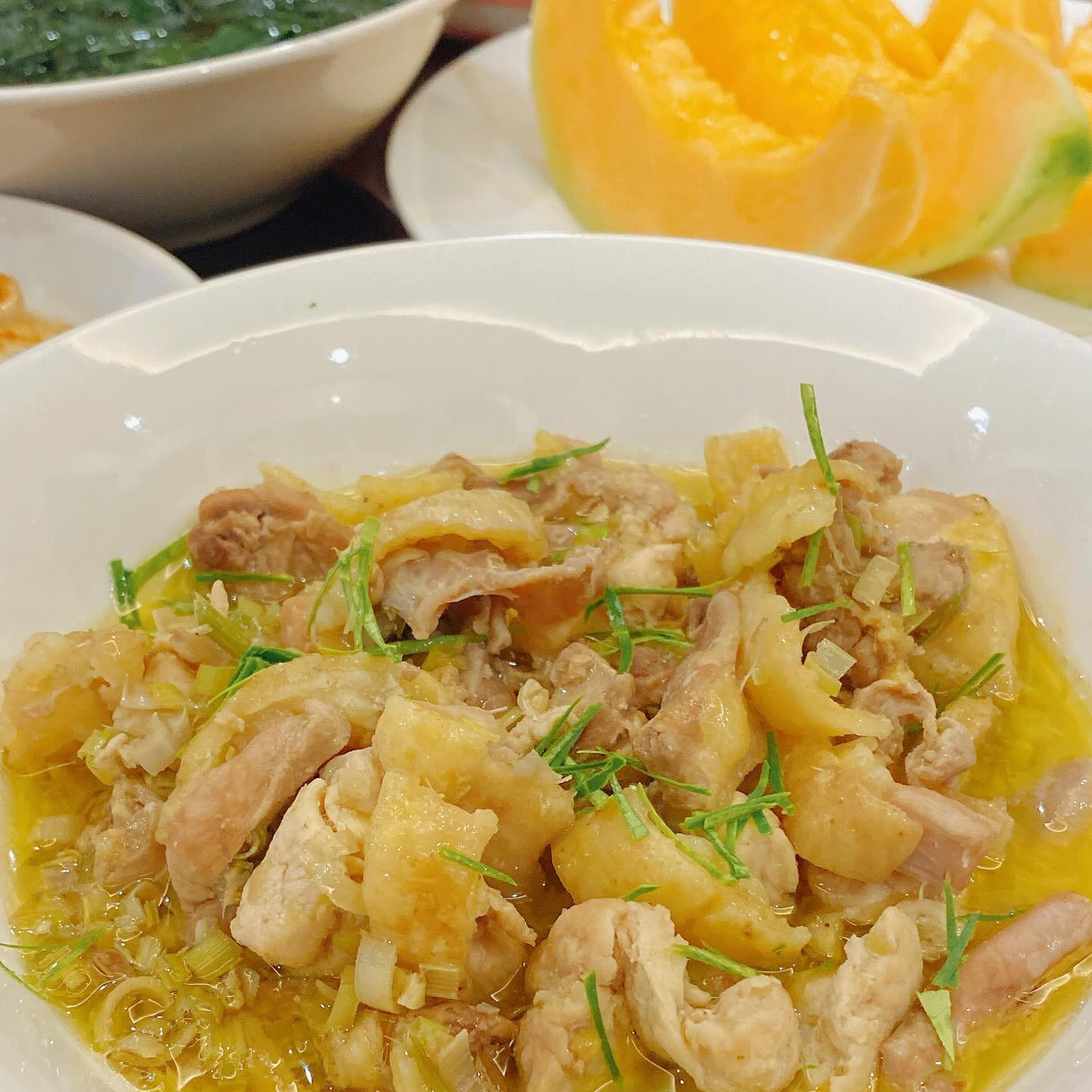 Gà Mái Già Xào Lăn Sả Gừng Thơm Ngon