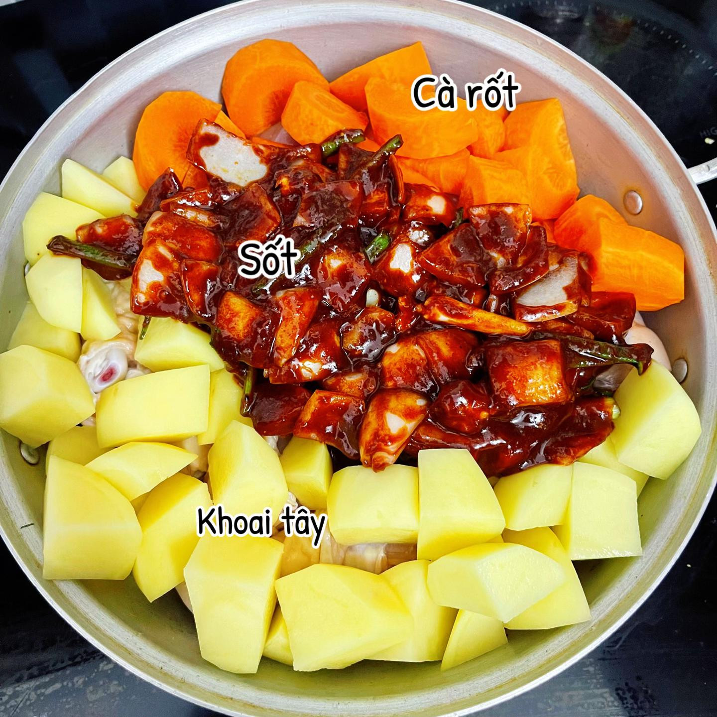 GÀ NẤU CAY HÀN QUỐC