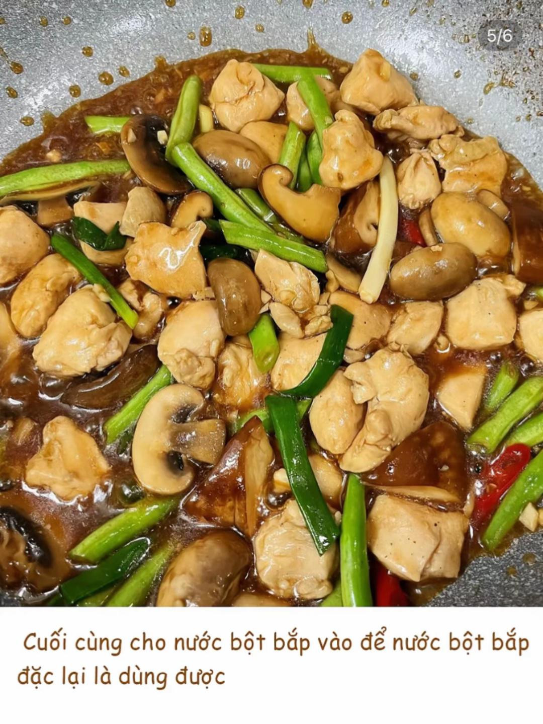 Gà Xào Nấm Thơm Ngon Đậm Đà