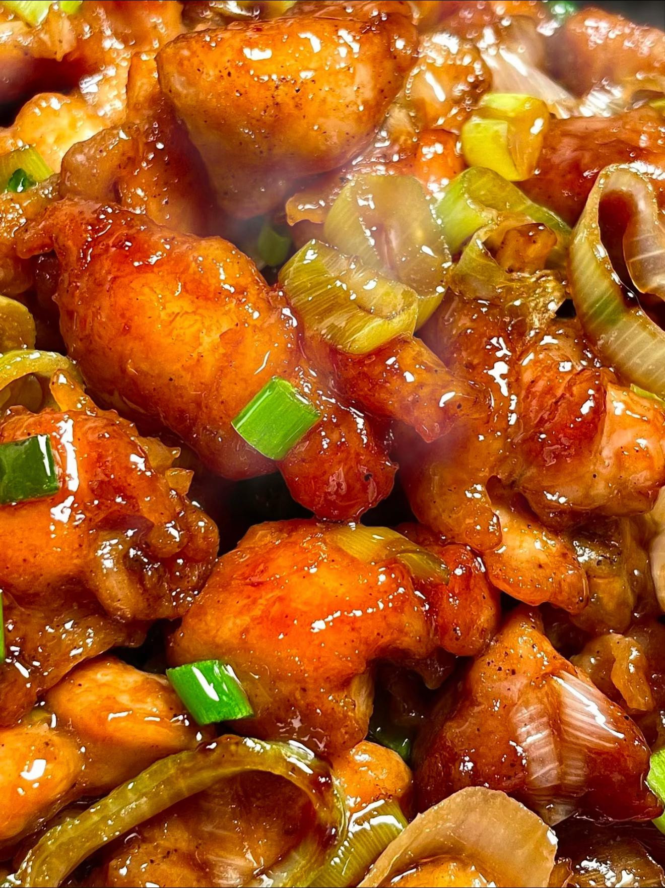 Gà Xào Ngọt Dịu Thơm Lừng Hành Lá