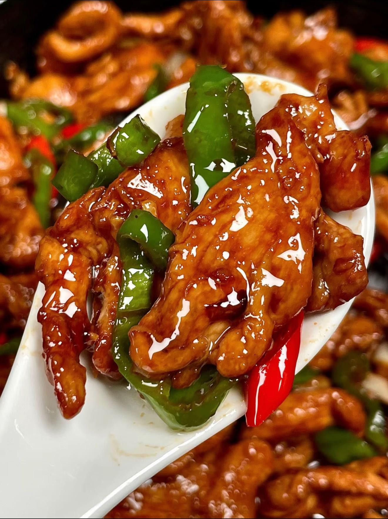 Gà Xào Ớt Chuông Ngọt Ngào Thơm Lừng