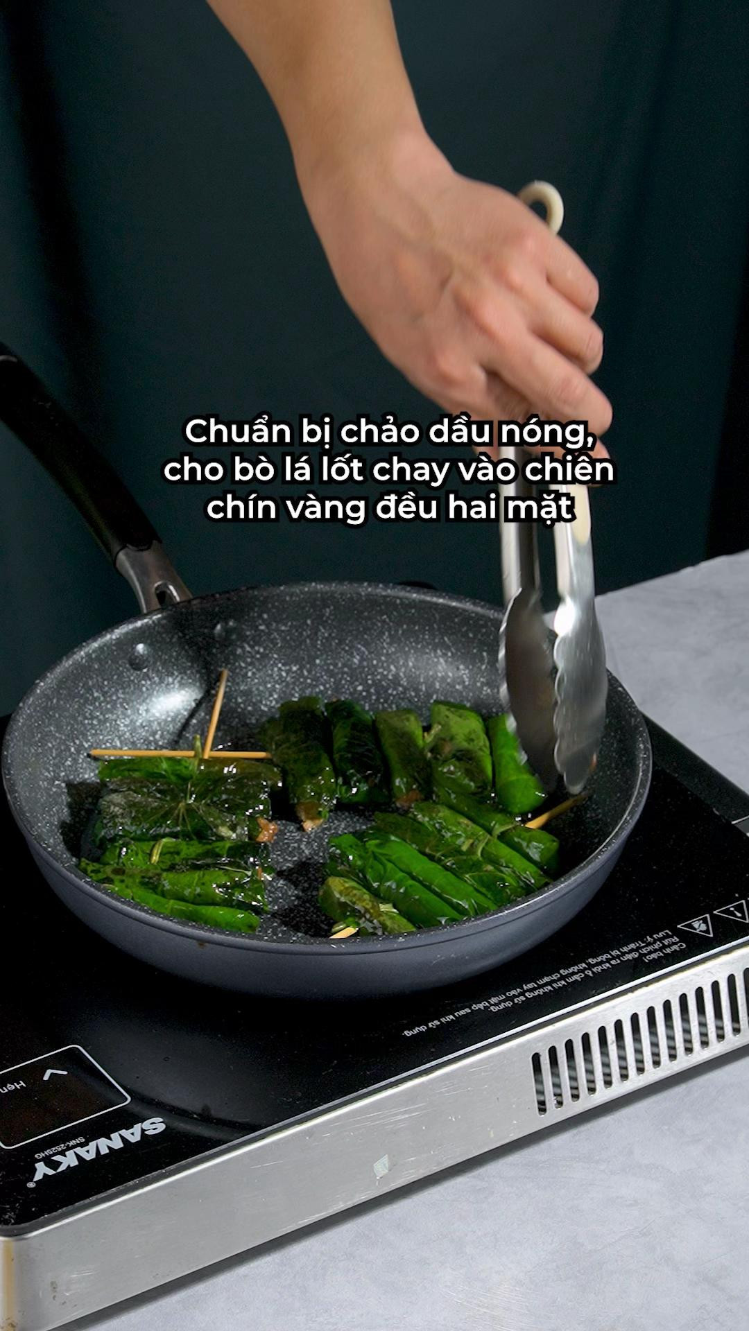 Gỏi Cuốn Lá Lốt Chay Đậm Đà Bơ Đậu Phộng