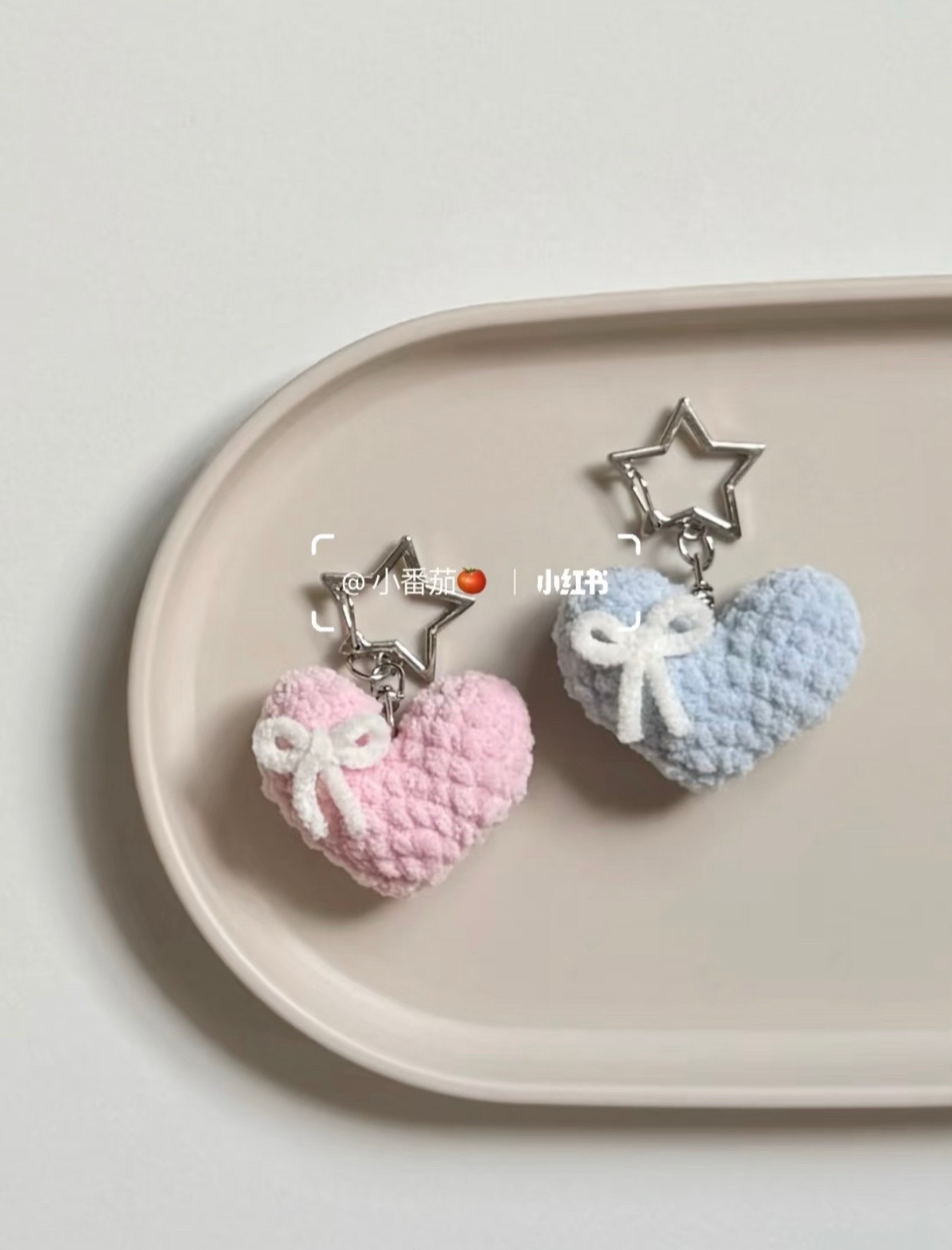 Hướng dẫn móc len móc khóa trái tim dễ thương với ngôi sao