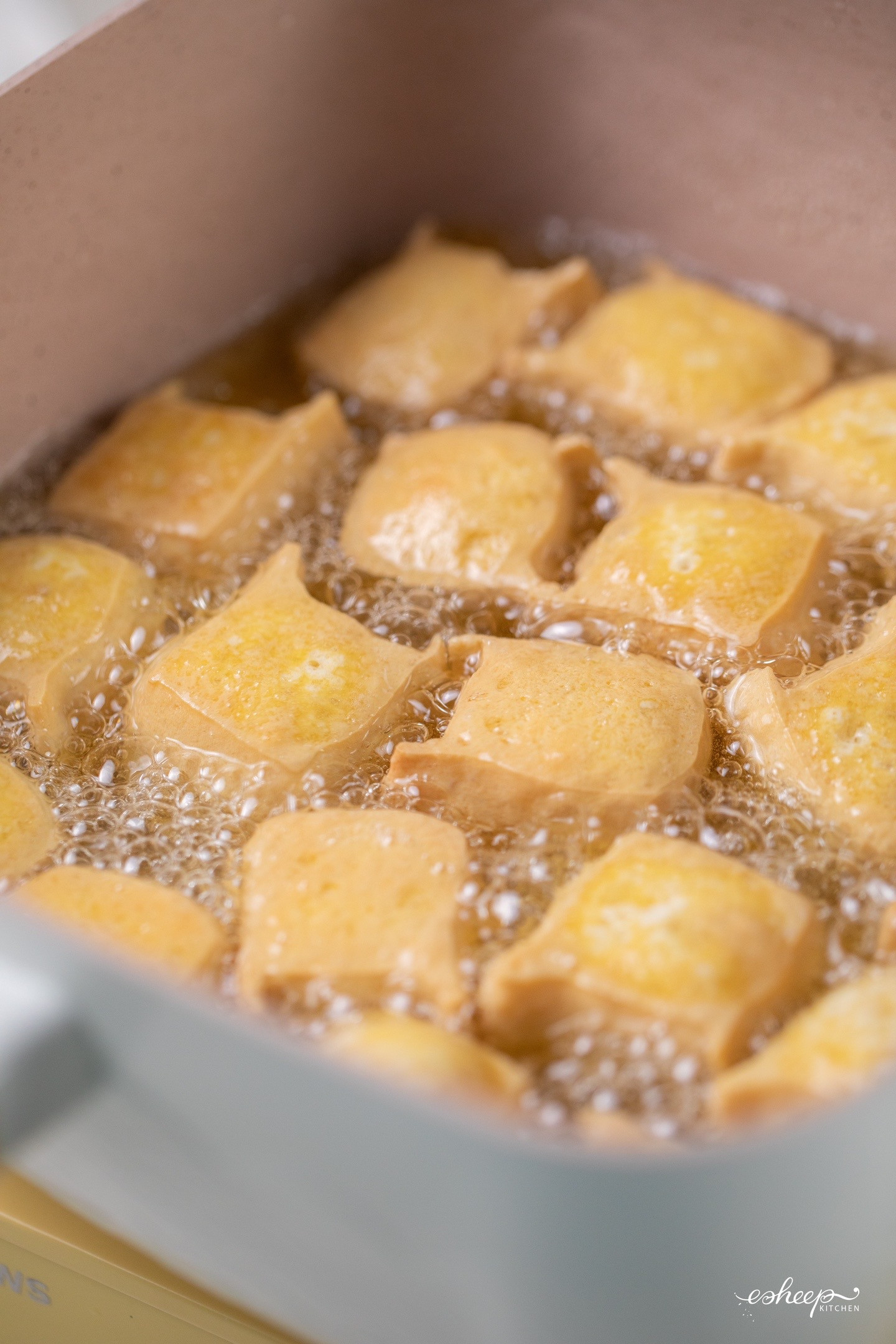 MẸO HAY LÀM MÓN CHAY LÀNH: ĐẬU PHỤ RIM DỨA CỰC NGON!