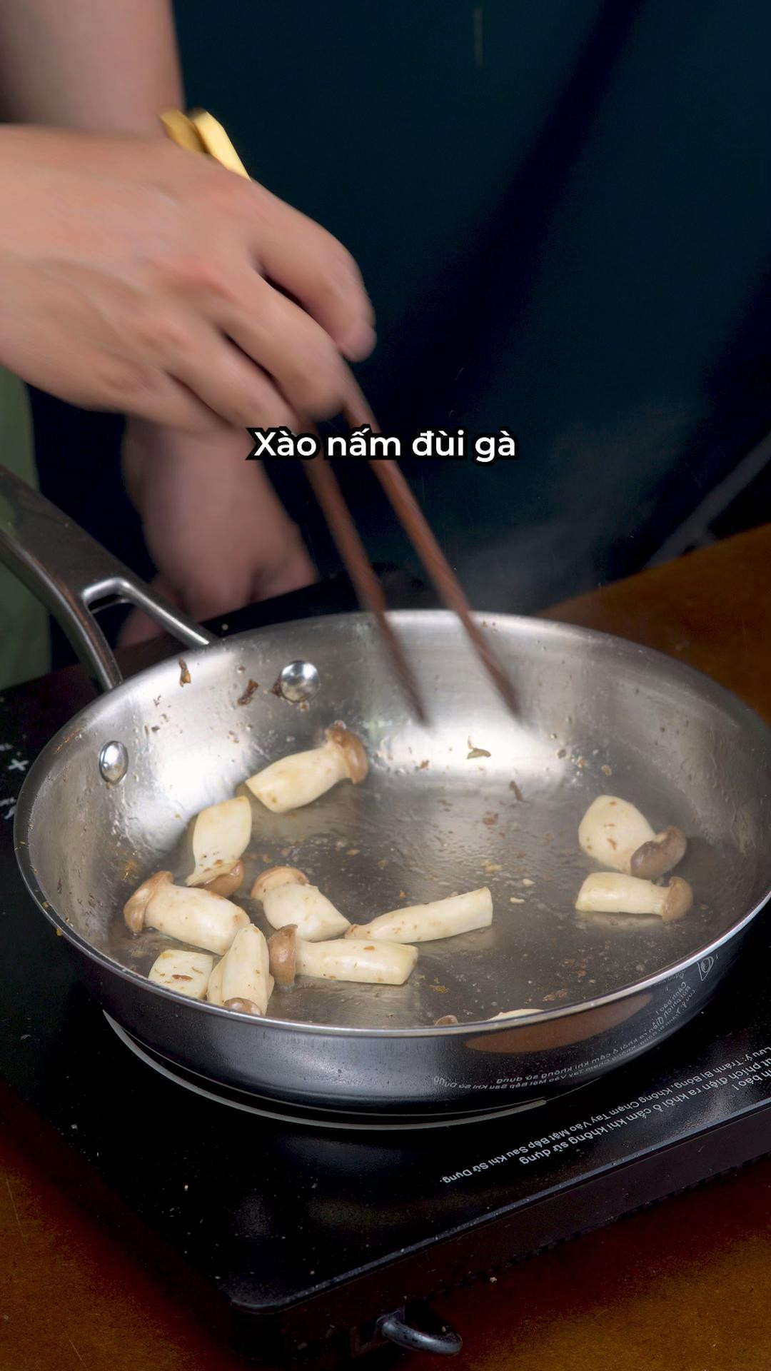 Mì Quảng Chay Thơm Lừng Xốt Tương Mè