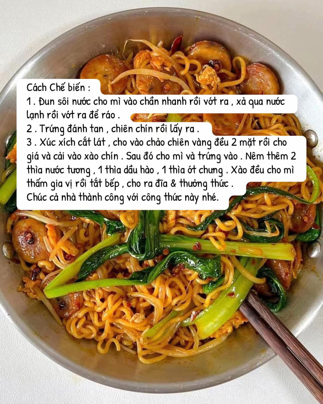 Mì Xào Trứng Xúc Xích Thơm Ngon Đậm Đà