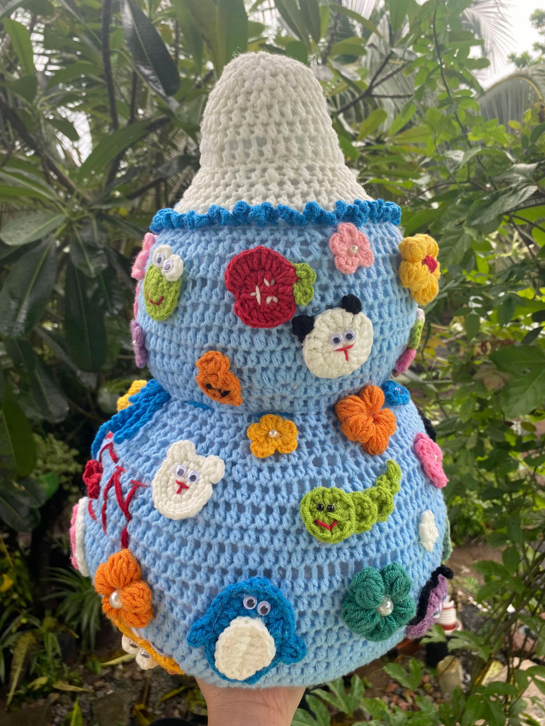 Mũ len trang trí hoa và thú, sáng tạo và đầy màu sắc