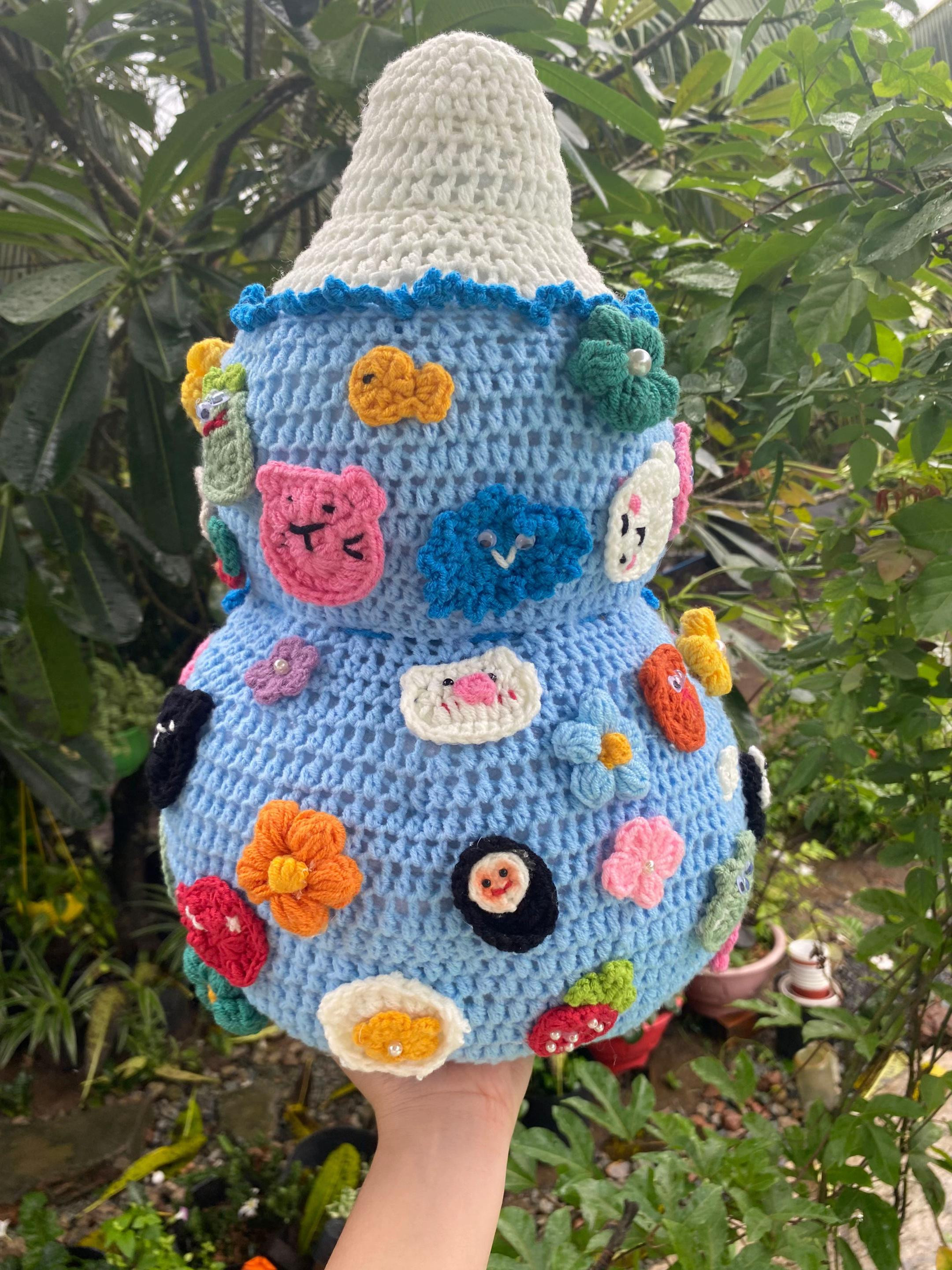 Mũ len trang trí hoa và thú, sáng tạo và đầy màu sắc