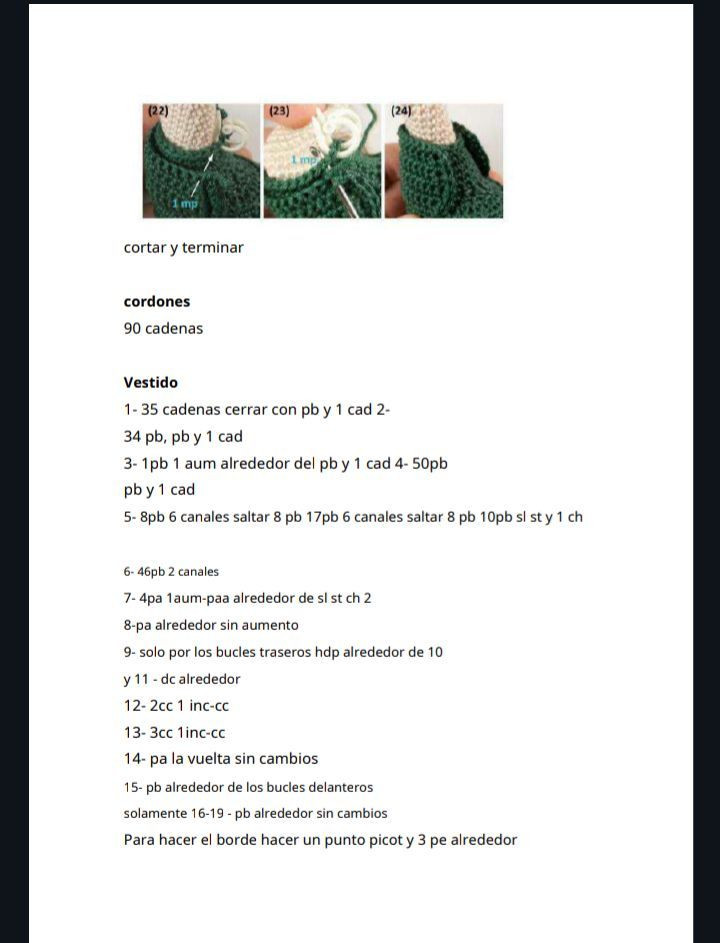 Muñeca de ganchillo con vestido azul y sombrero de flores