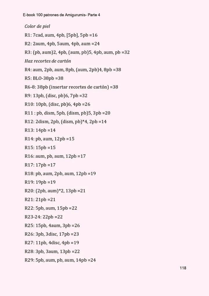 Muñeca de ganchillo con vestido y sombrero elegante