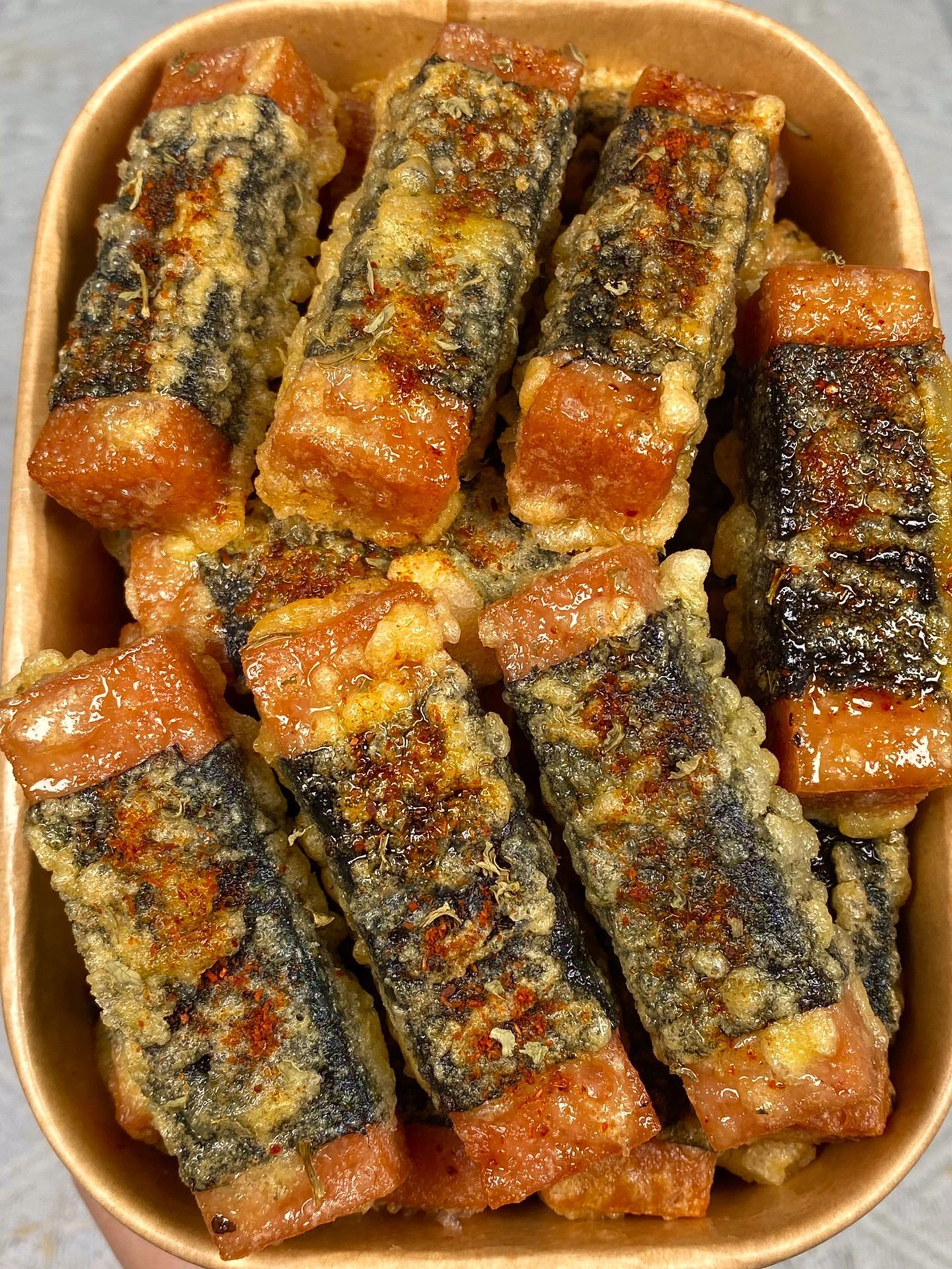 Spam cuộn rong biển