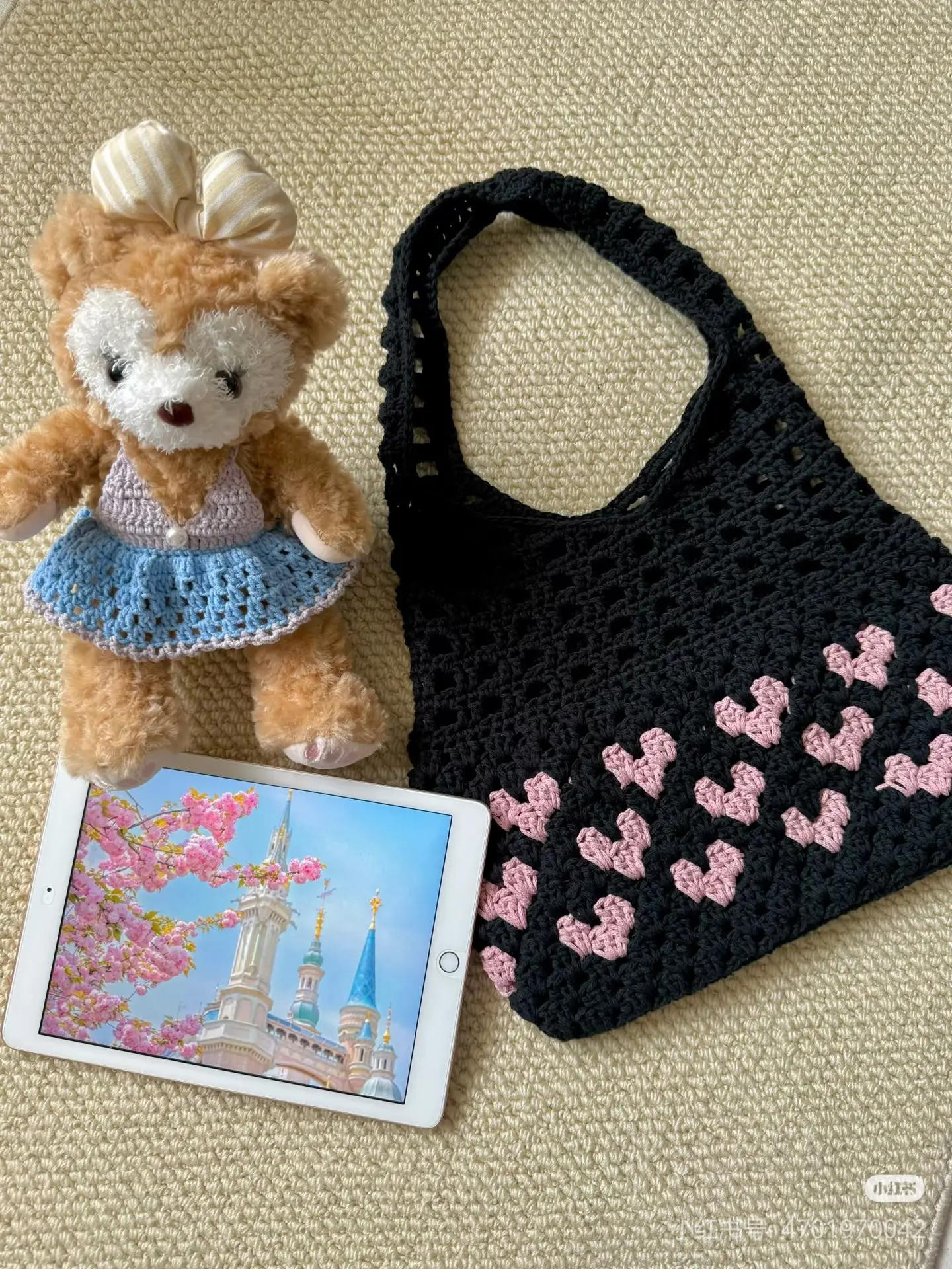 Stylish Crochet Bag with Pink Heart Pattern Design