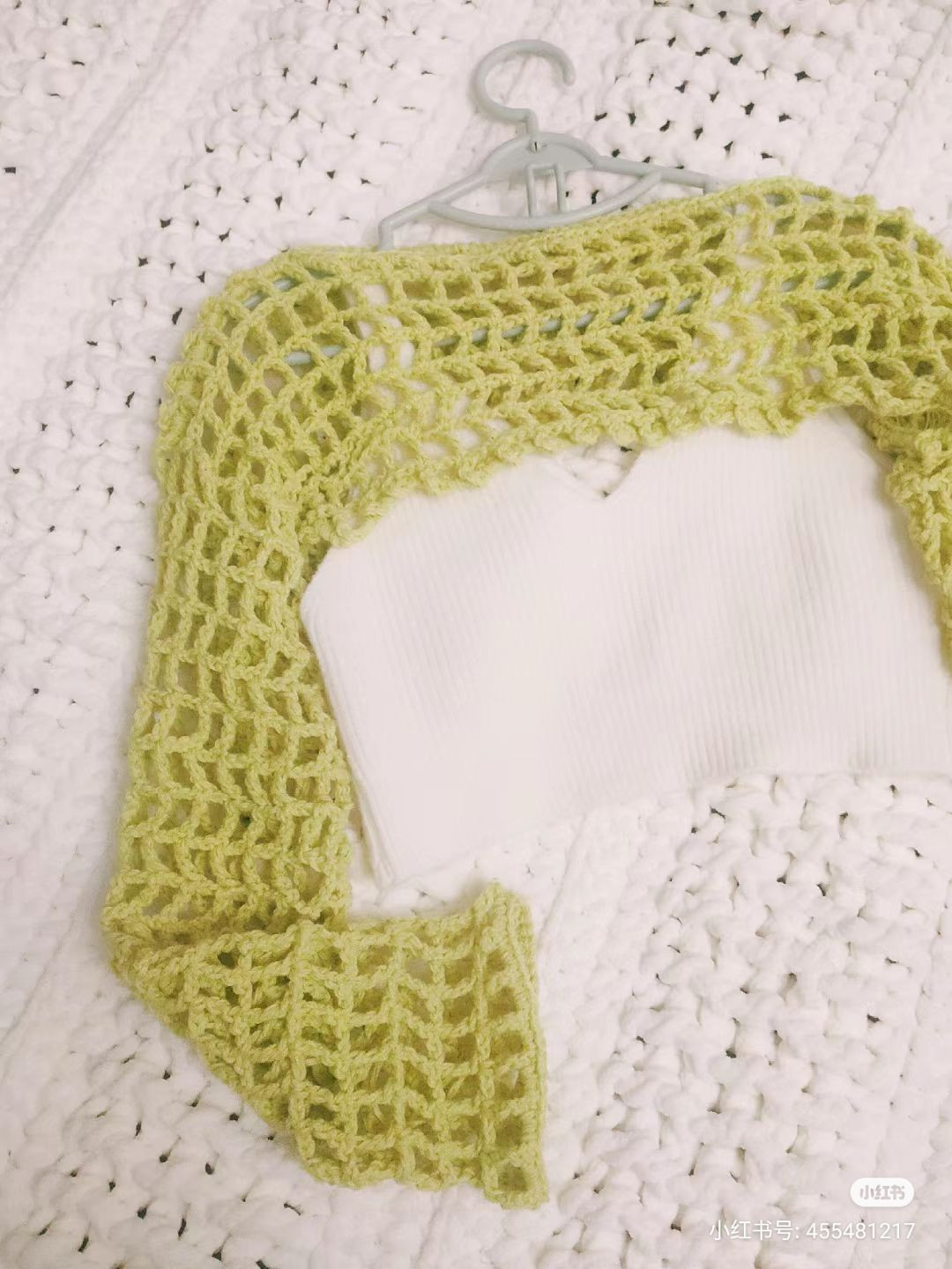 Stylish Crochet Shrug Pattern for Casual Wear