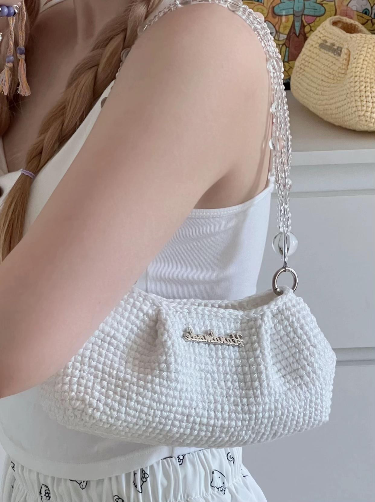 Stylish Handbag Crochet Pattern with Elegant Chain Handle