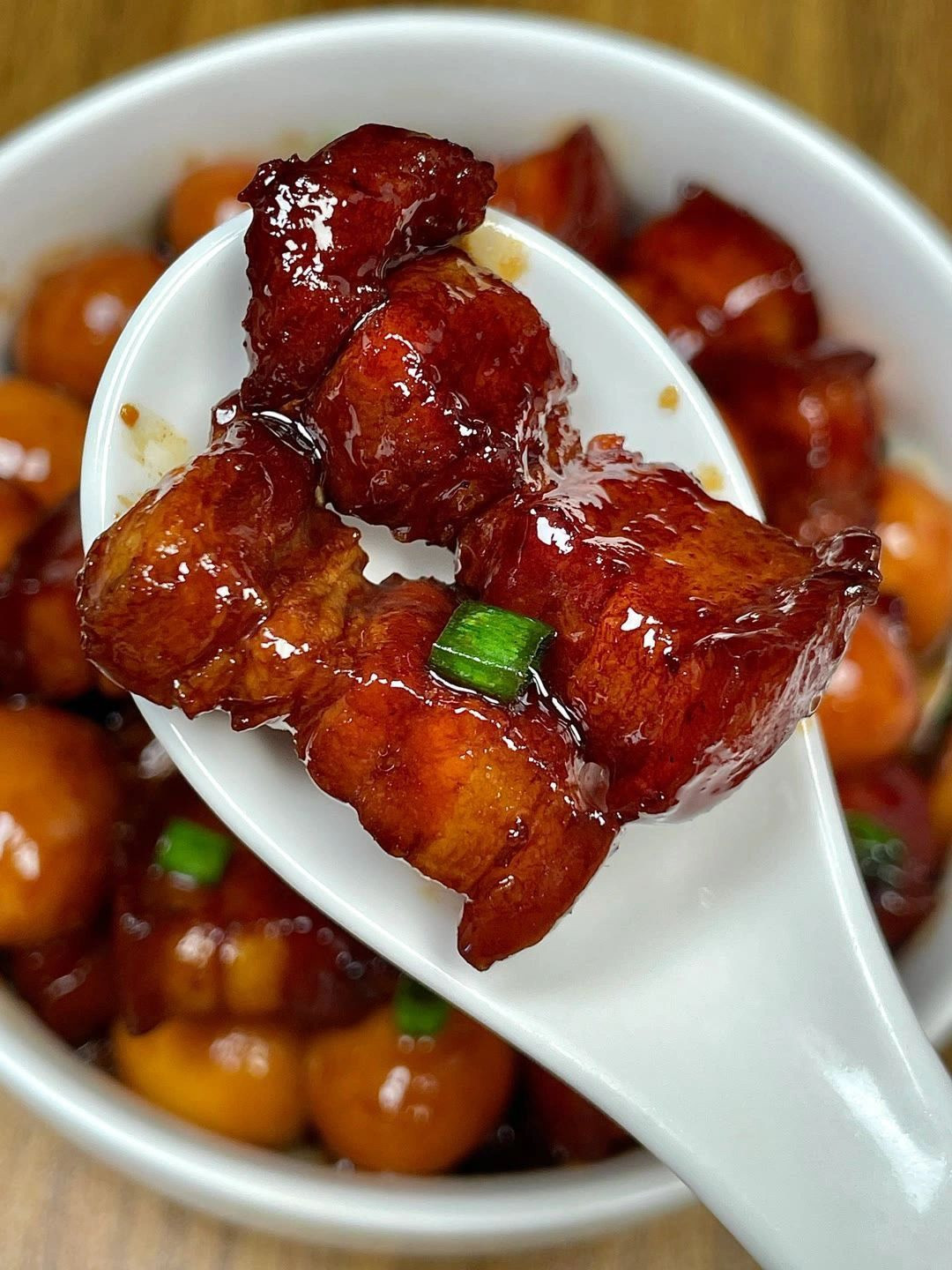 Thịt kho trứng cút