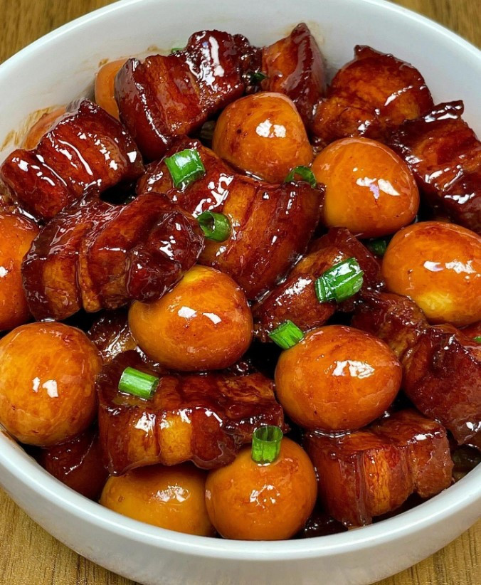 Thịt kho trứng cút