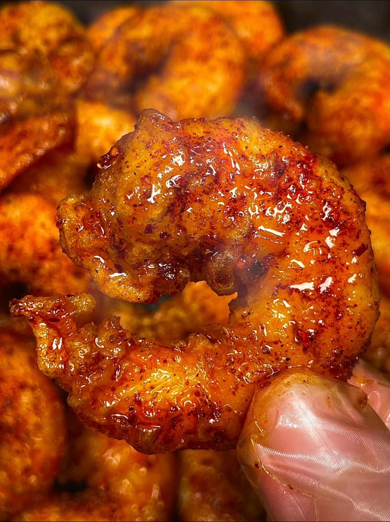 Tôm sốt ngọt cay, chinh phục mọi giác quan