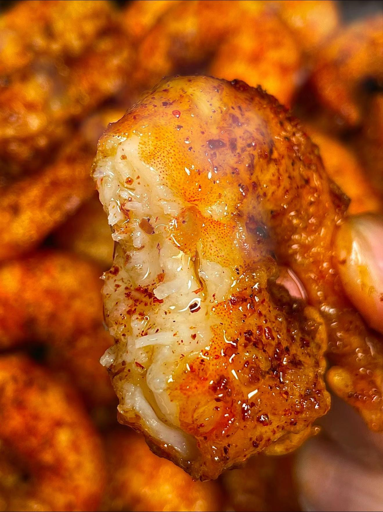 Tôm sốt ngọt cay, chinh phục mọi giác quan