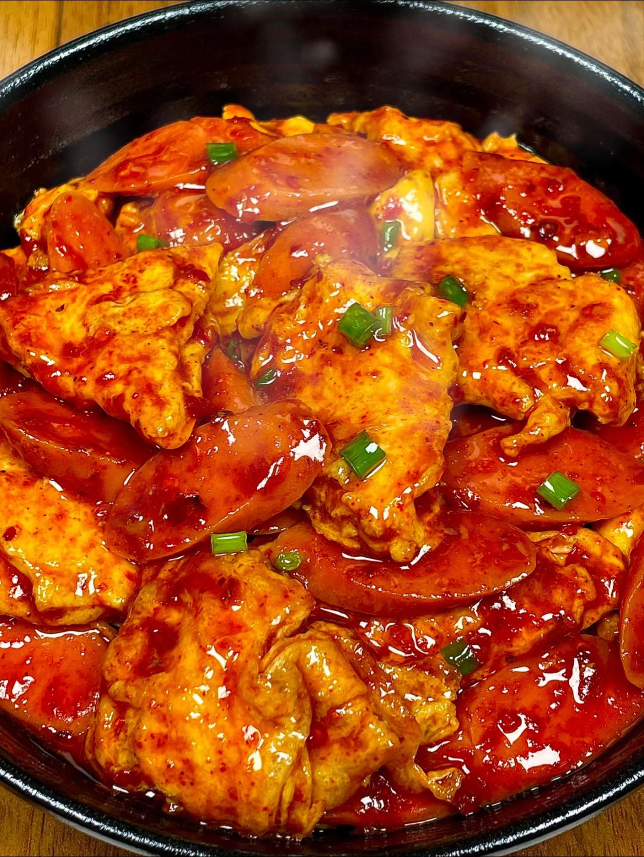 Trứng và Xúc Xích Sốt Rim Đậm Đà Thơm Ngon