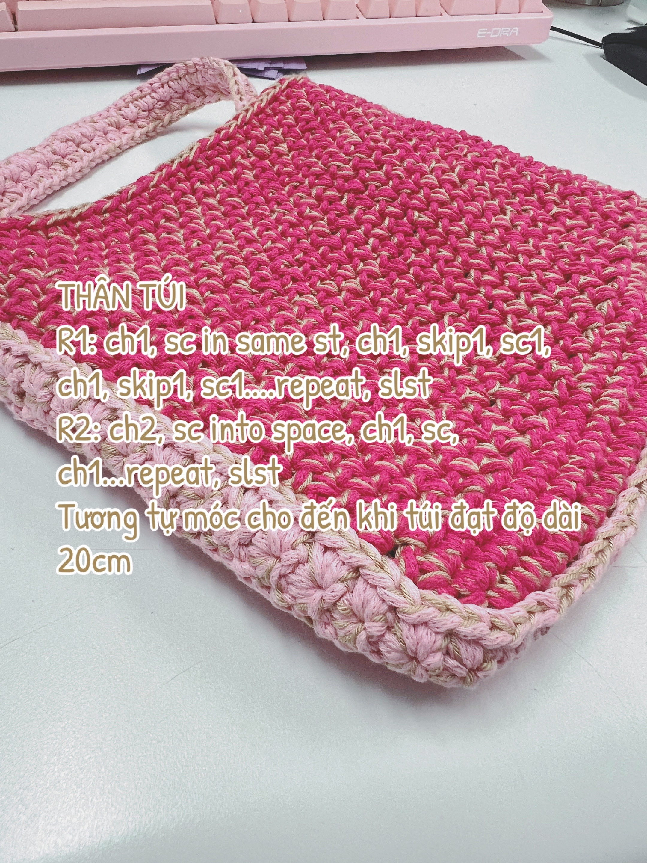 Túi xách móc len tay thủ công với màu sắc tự nhiên