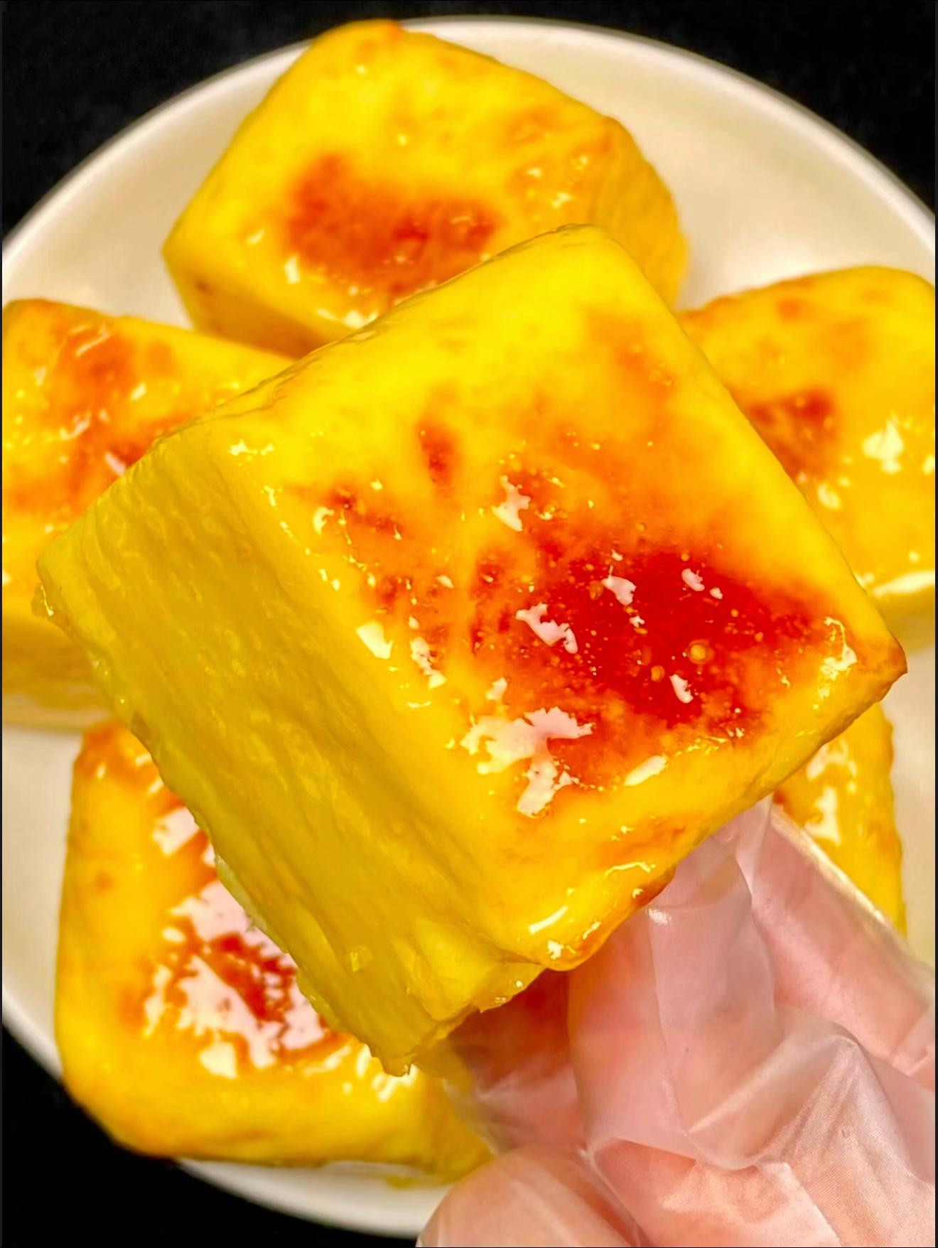 Vuông Phô Mai Sữa Trứng Nướng Vàng Thơm