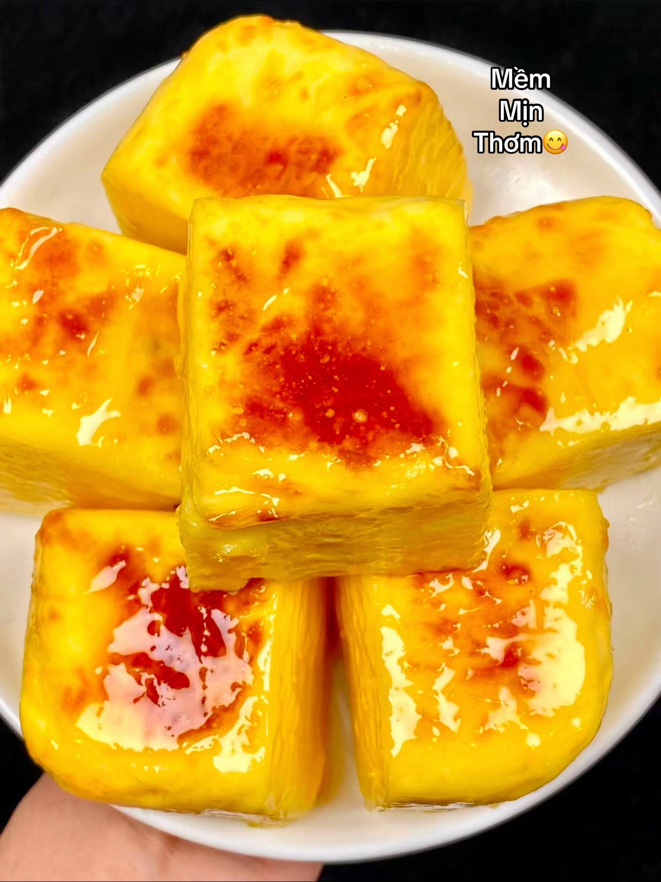 Vuông Phô Mai Sữa Trứng Nướng Vàng Thơm