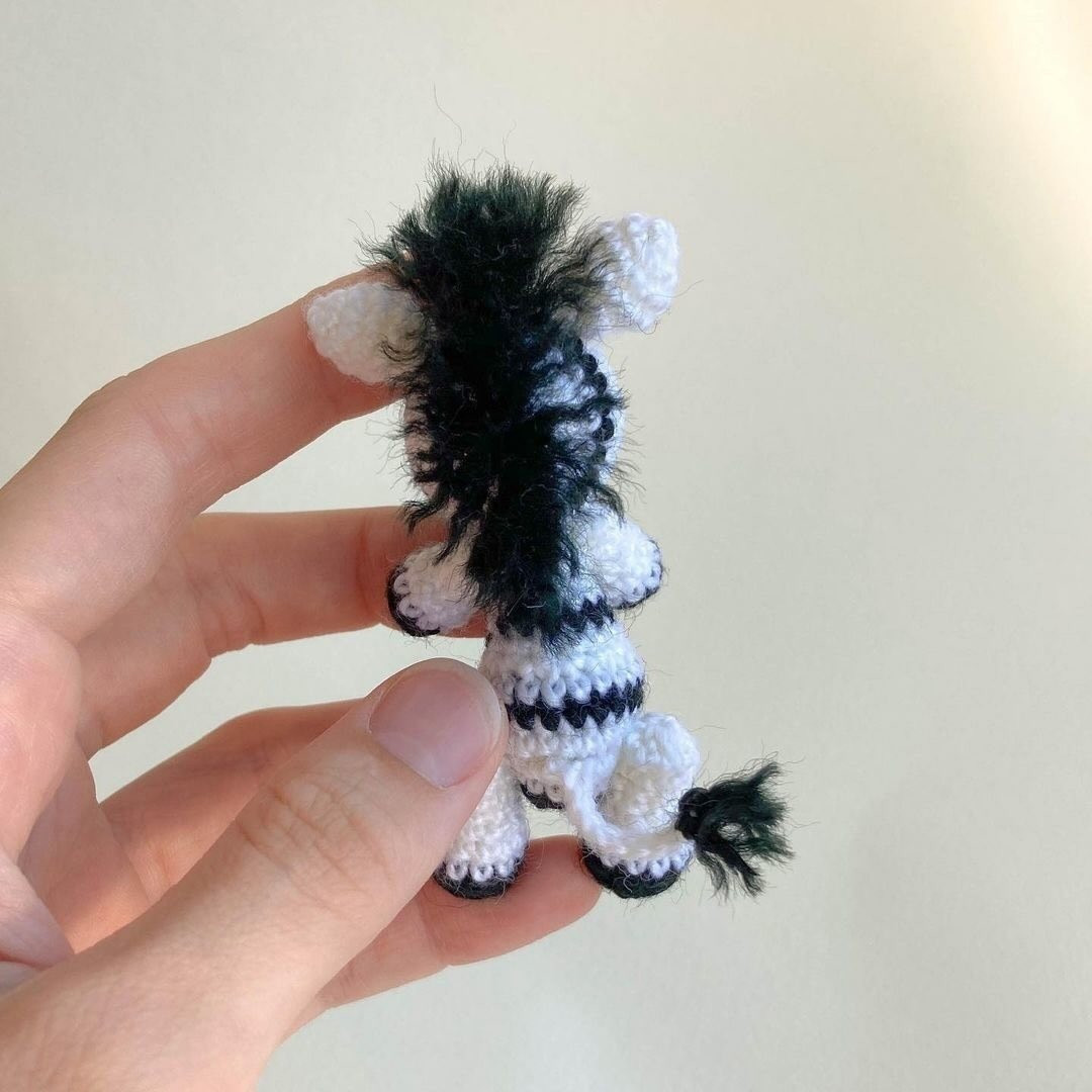 Вязанный крючком зебра амигуруми: схема и инструкция