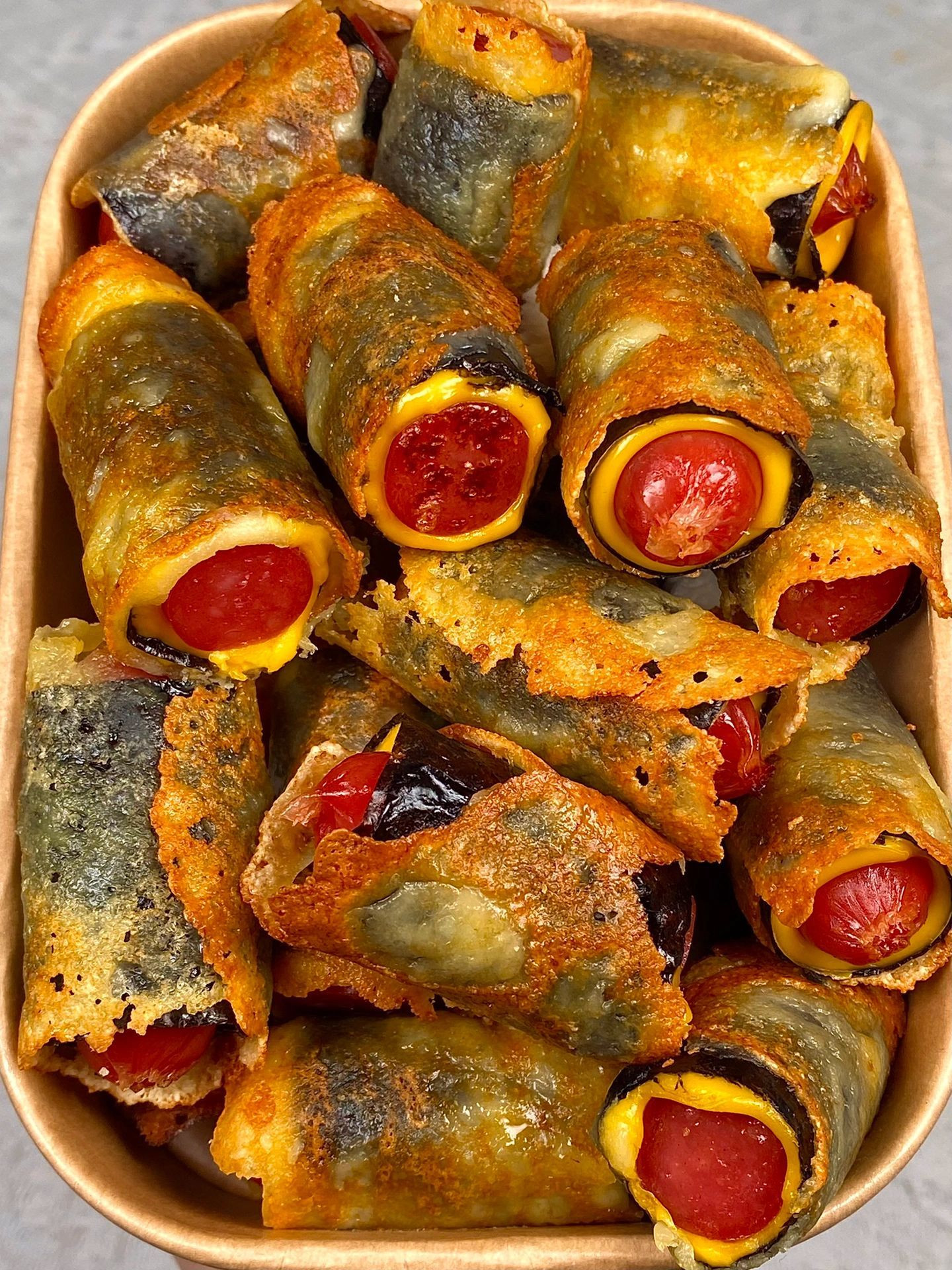 Xúc xích cuộn phô mai