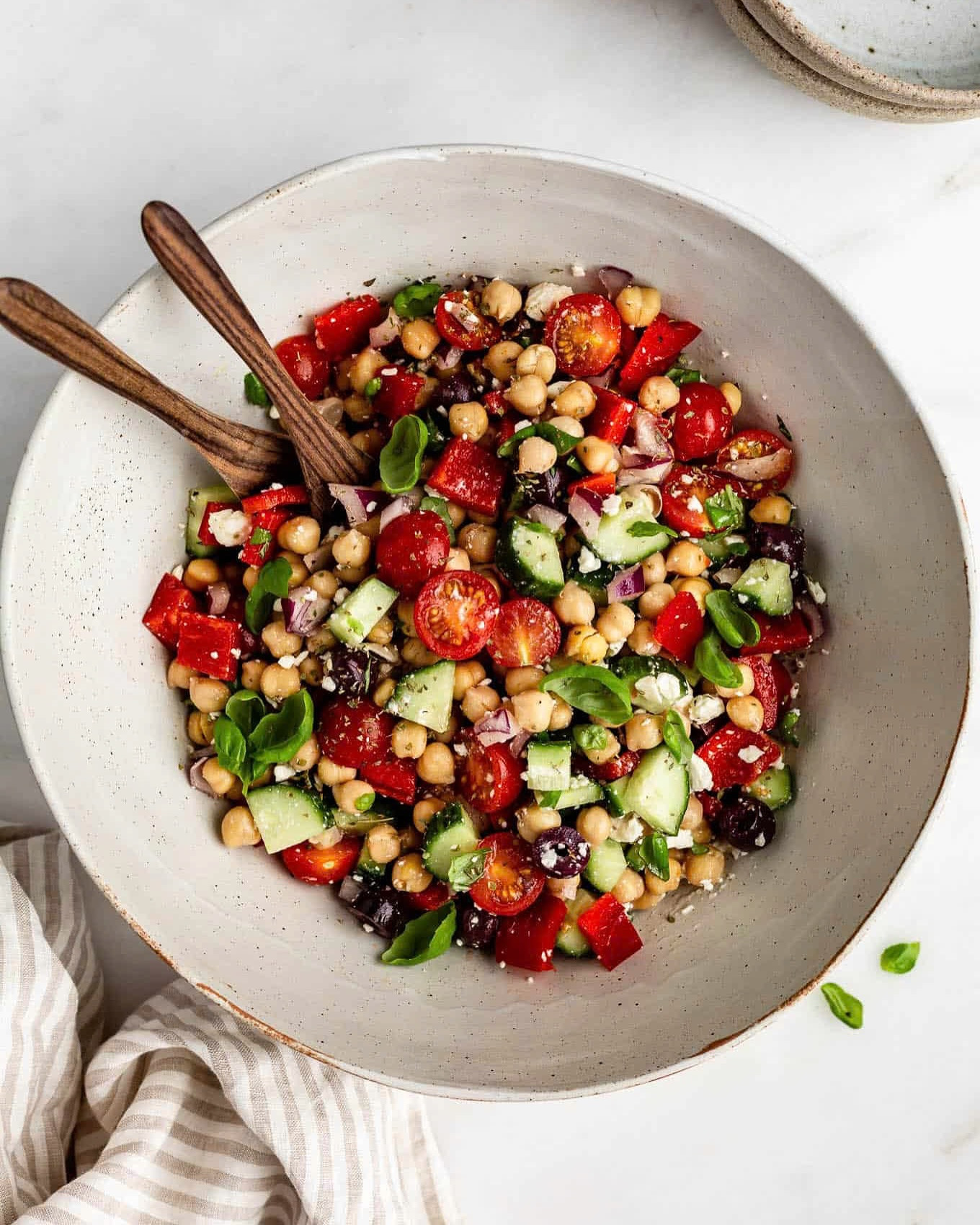 Zesty Mediterranean Chickpea Delight Salad