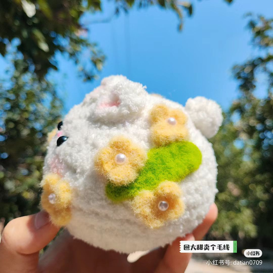 Adorable Fluffy Rabbit Crochet Pattern for Mid-Autumn Festival