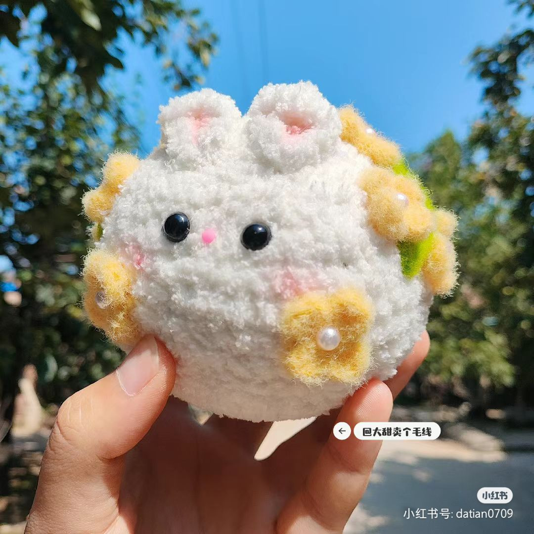 Adorable Fluffy Rabbit Crochet Pattern for Mid-Autumn Festival