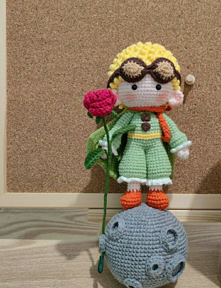 Amigurumi Crochet Pattern: The Little Prince and His Rose