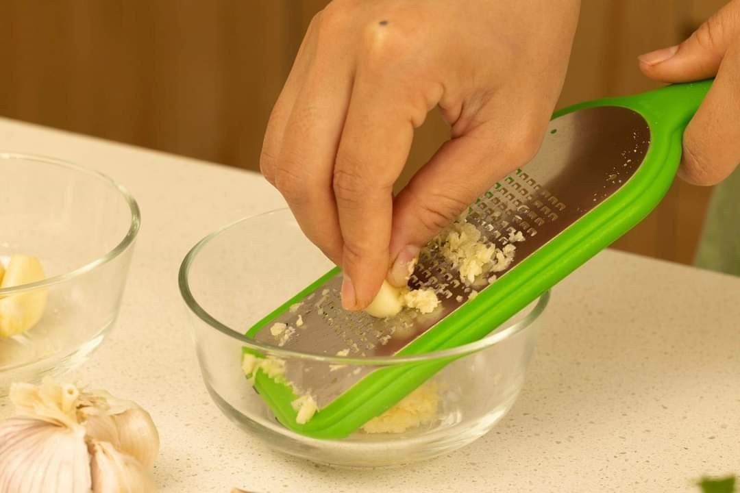 BÁNH MÌ BƠ TỎI KIỂU VIỆT