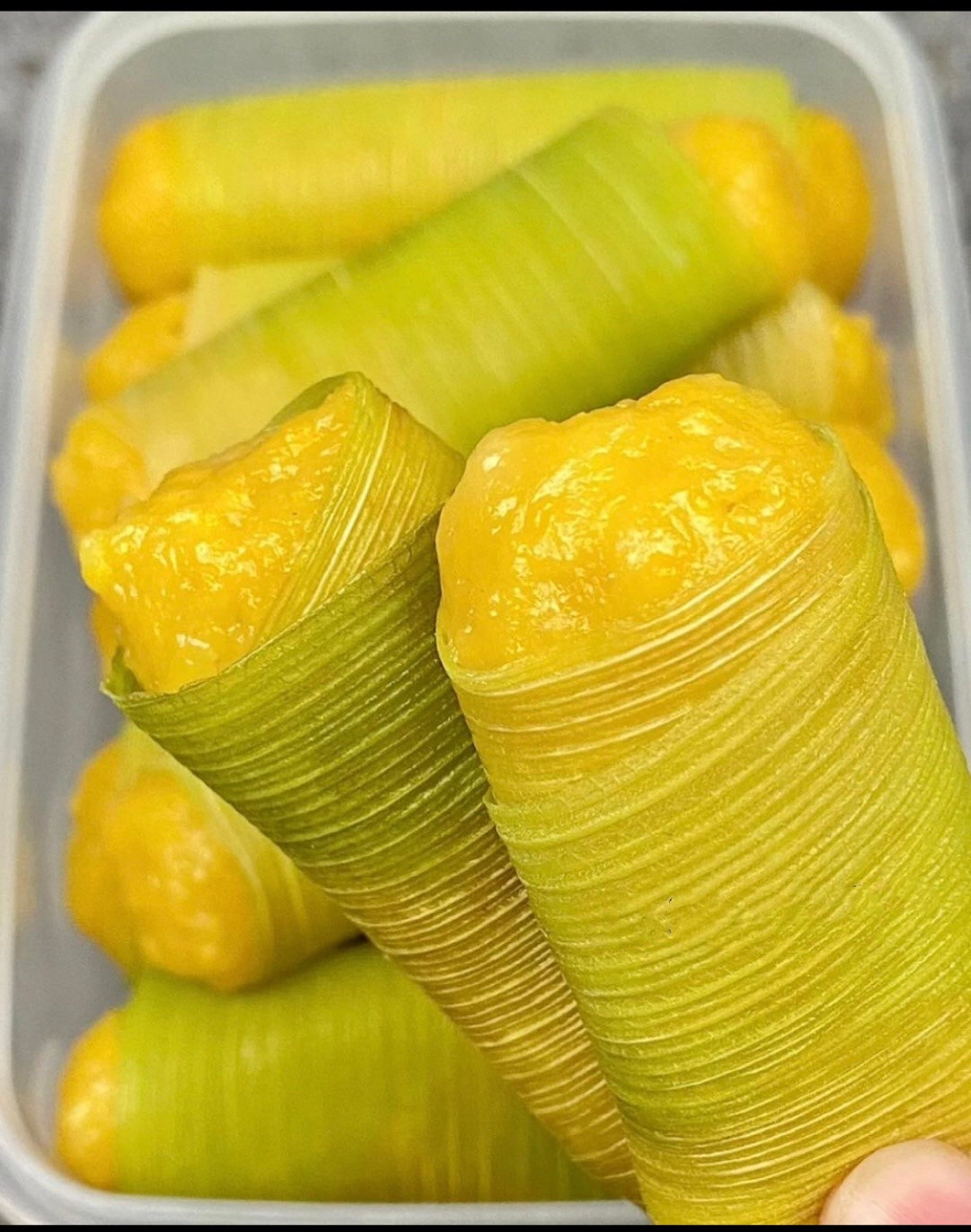 Bánh Ngô Hấp Lá Dứa Thơm Ngon