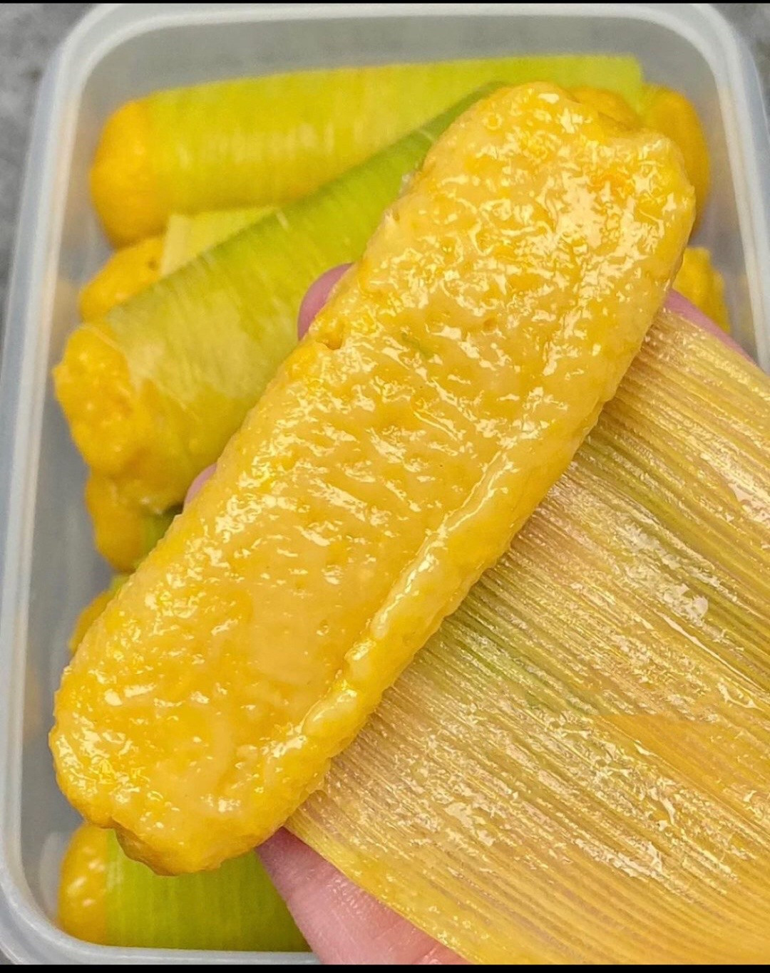 Bánh Ngô Hấp Lá Dứa Thơm Ngon