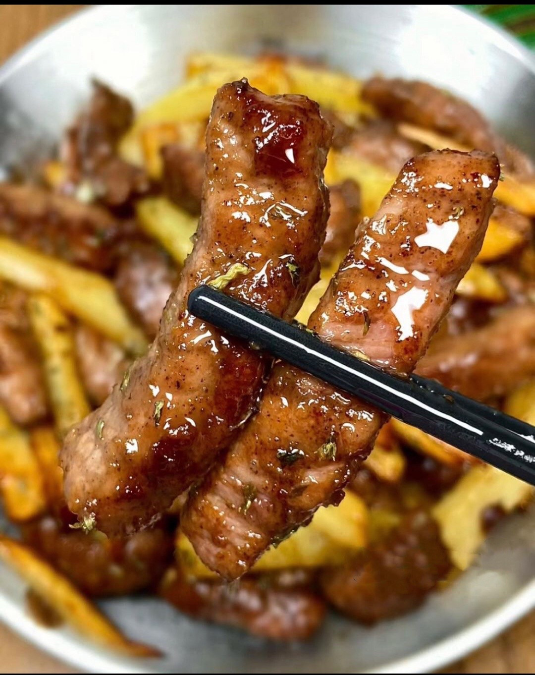 Biftek mo hotpot wetem potato crispy