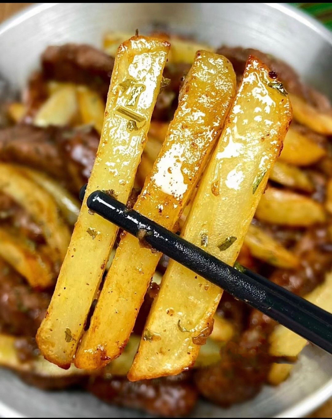 Biftek mo hotpot wetem potato crispy