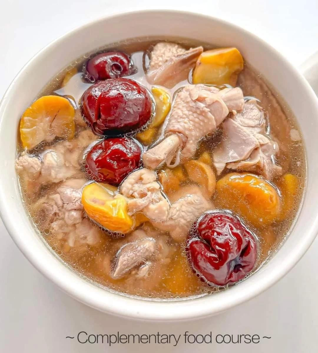 Canh Gà Dinh Dưỡng Hầm Táo Đỏ