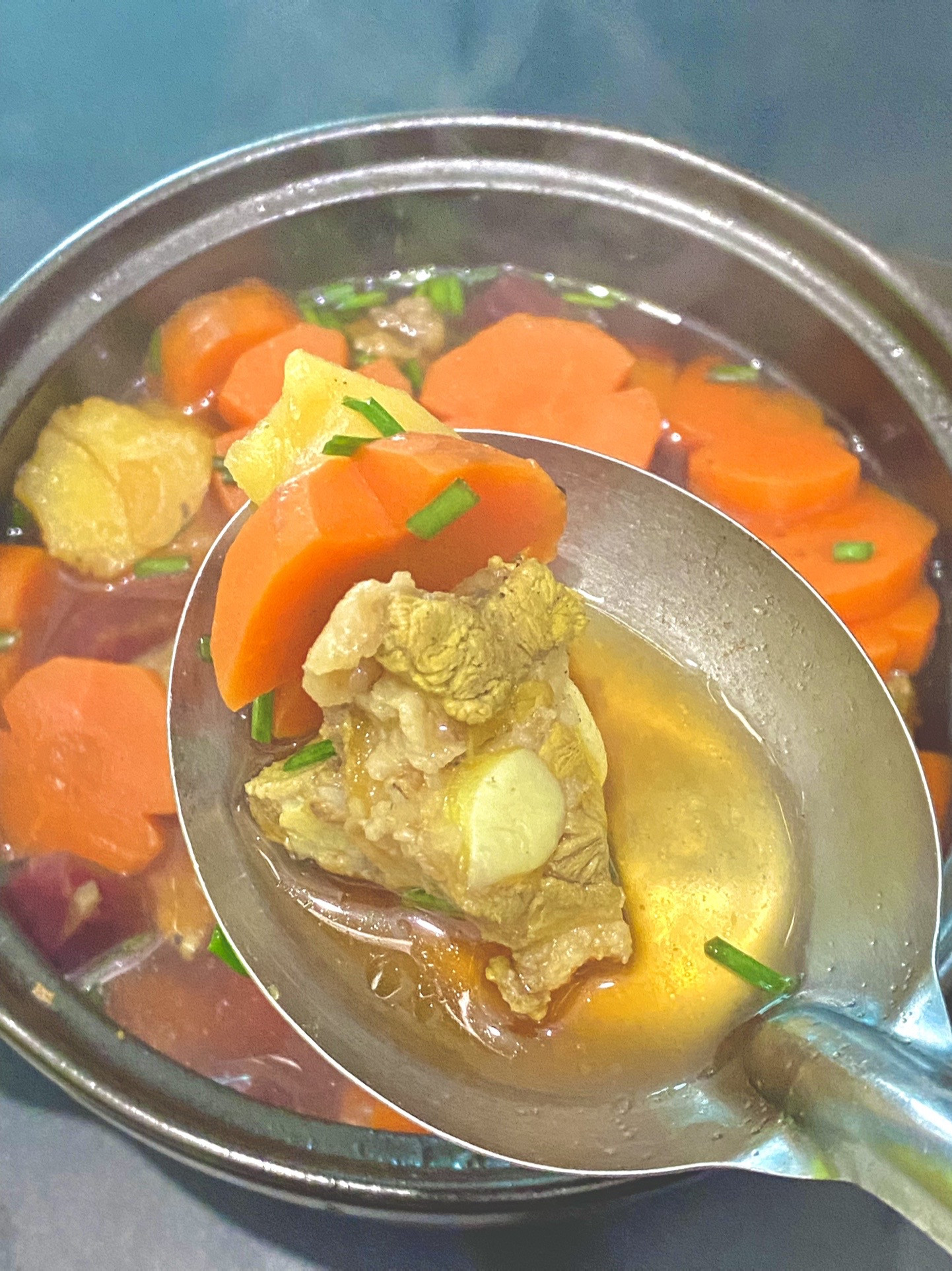 Canh Sườn Rau Củ Hương Vị Thanh Mát Sắc Màu