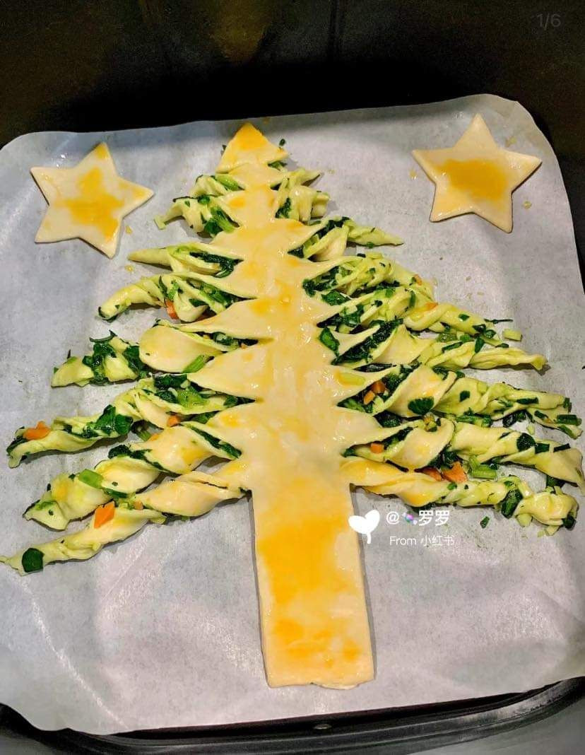 Cây Thông Noel Phô Mai Xúc Xích Giăm Bông Thơm Ngon