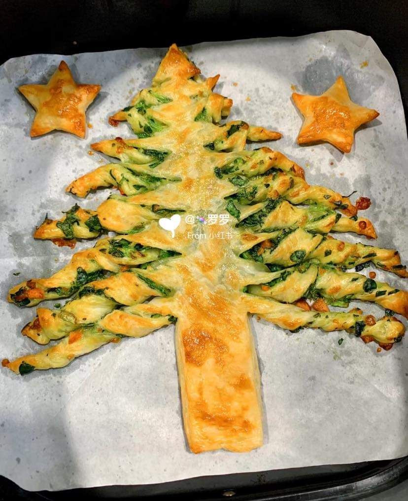 Cây Thông Noel Phô Mai Xúc Xích Giăm Bông Thơm Ngon